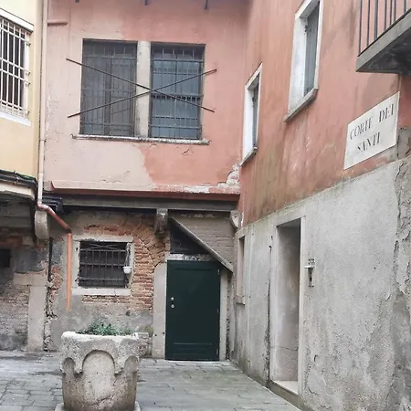 Pandora Flat With Altana Venedig