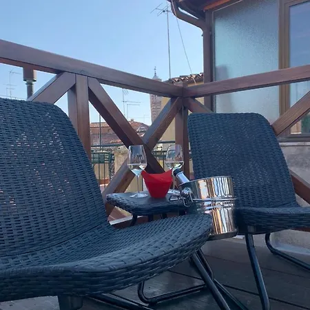 Pandora Flat With Altana Venedig