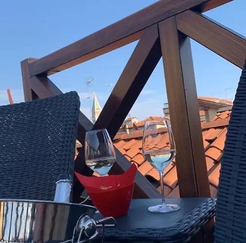 Pandora Flat With Altana Lägenhet