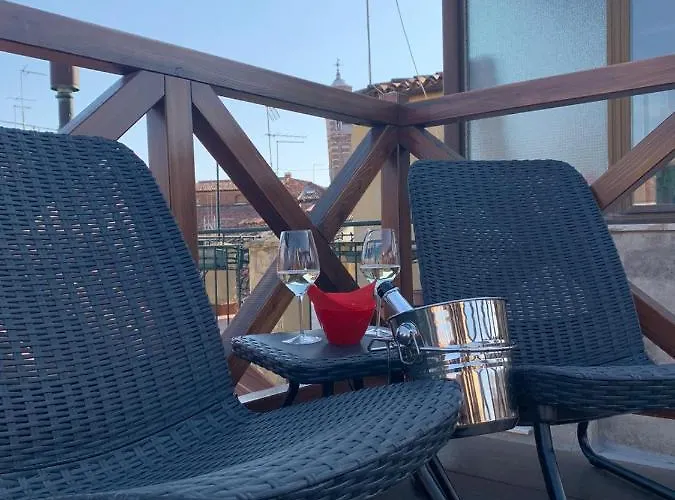 Pandora Flat With Altana Venedig