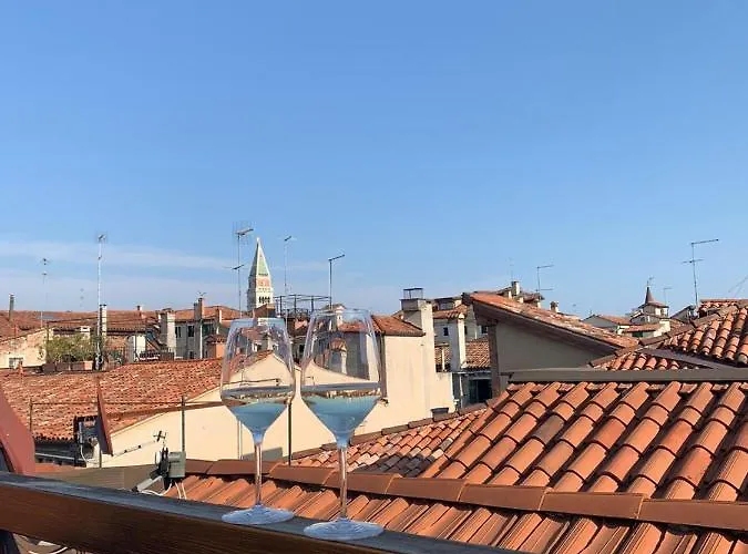 Pandora Flat With Altana Venedig